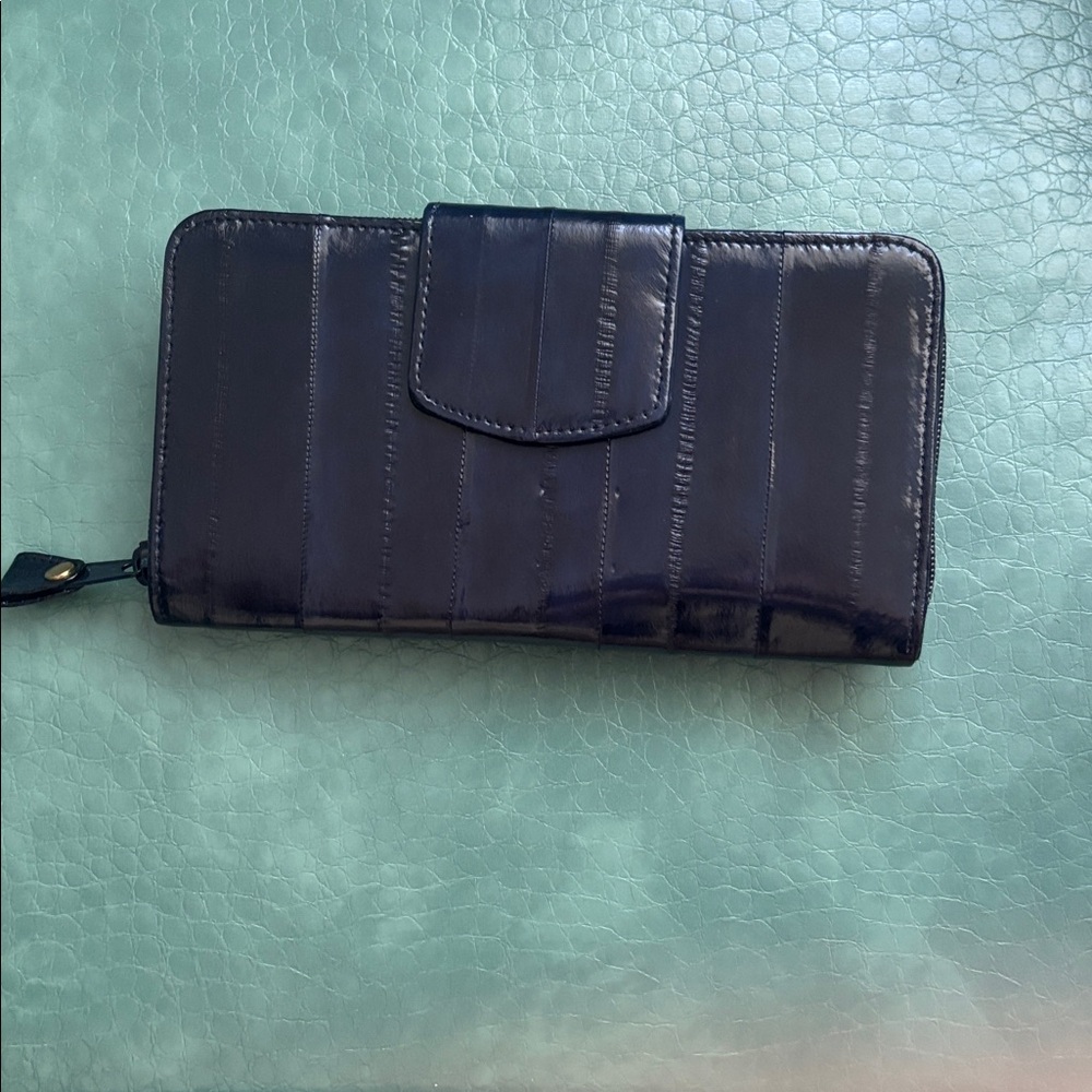 LEE SANDS - Deep Navy Eel Skin Wallet